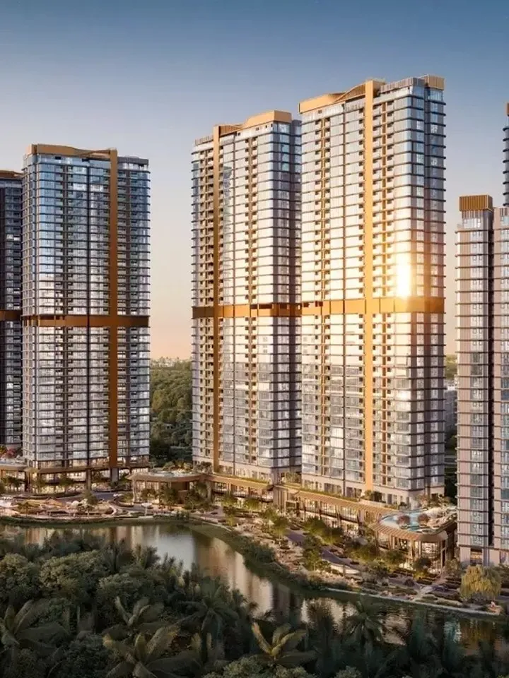Căn hộ Eaton Park lúc hoàng hôn: các tòa tháp bên rạch Bà Dạt.